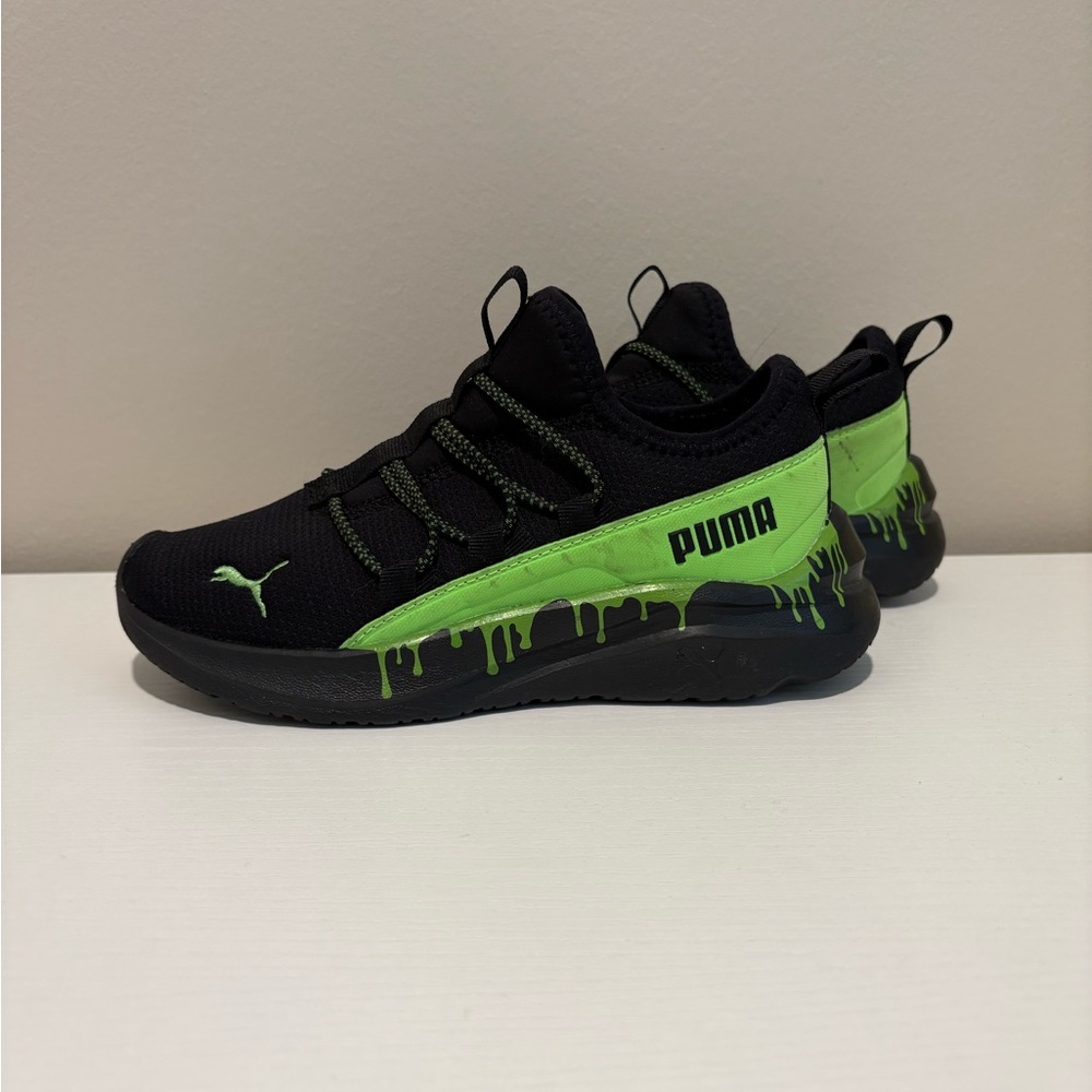 PUMA Kids Black and Neon Green Drip Sneakers